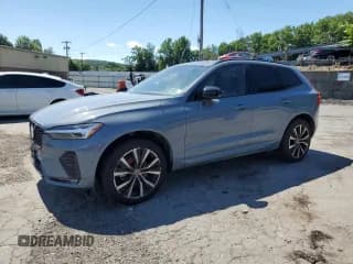 ✅ 2024 Volvo XC60 Plus Dark Theme • VIN: YV4L12RL5R1767818 • Лот: 65193925. Опубликован ранее на Copart с пробегом 14 605 миль. Бесплатный доступ к архиву аукционных продаж из США и подробный отчёт об истории автомобиля на DreamBid. Изображение 1.