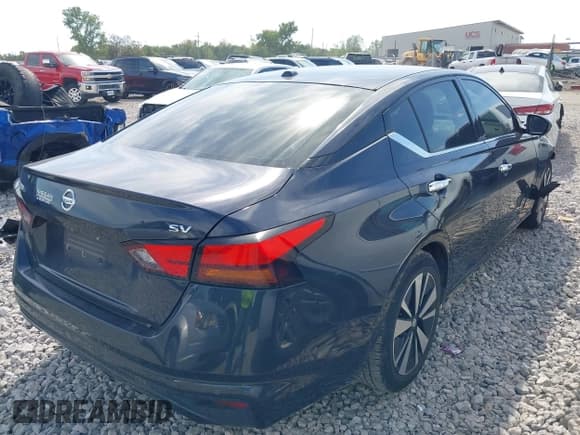 ✅ 2019 Nissan Altima SV • VIN: 1N4BL4DV7KC211927 • Lot: 43312388. Listed on IAAI with 223,169 mi. Free auction sales archive from the USA and detailed vehicle history report at DreamBid. Image 4.