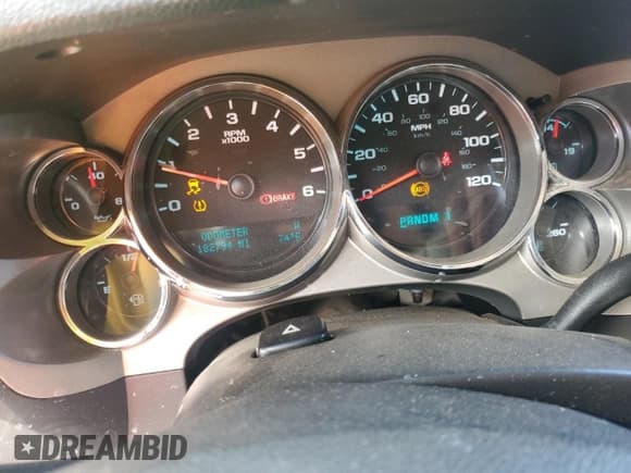 ✅ 2014 Chevrolet Silverado 2500HD LT • VIN: 1GC1KXCG6EF152031 • Лот: 85780315. Опубликован ранее на Copart с пробегом 182 794 миль. Бесплатный доступ к архиву аукционных продаж из США и подробный отчёт об истории автомобиля на DreamBid. Изображение 9.