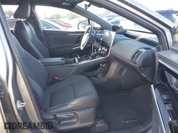 ✅ 2024 Toyota bZ4X XLE • VIN: JTMABACA3RA078711 • Лот: 43457691. Опубликован ранее на IAAI с пробегом 54 954 миль. Бесплатный доступ к архиву аукционных продаж из США и подробный отчёт об истории автомобиля на DreamBid. Изображение 5.