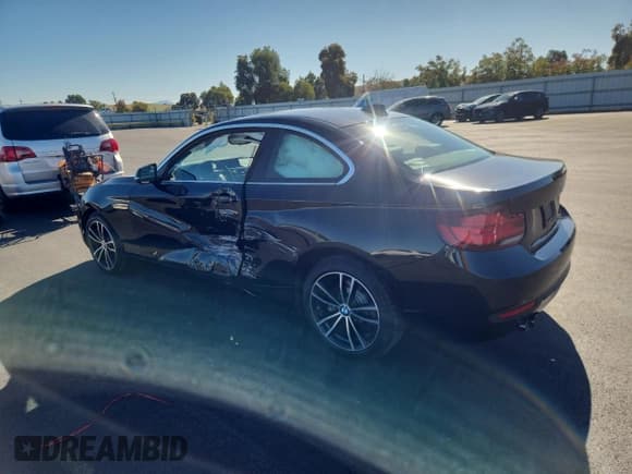 ✅ 2020 BMW 2 Series 230i • VIN: WBA2J1C0XL7F82577 • Lot: 90359535. Listed on Copart with 36,944 mi. Free auction sales archive from the USA and detailed vehicle history report at DreamBid. Image 2.