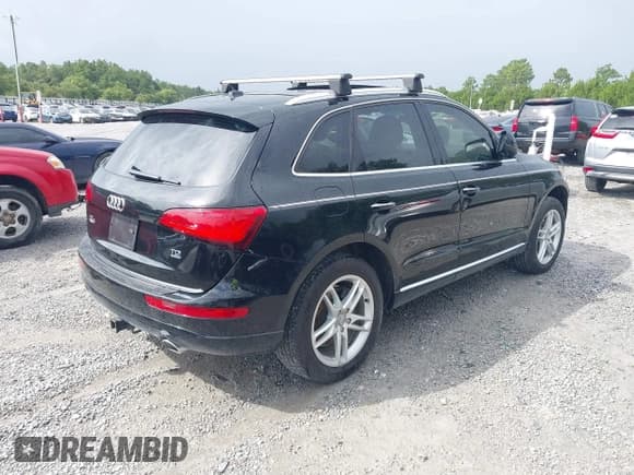✅ 2015 Audi Q5 Prestige • VIN: WA1VMAFP8FA057905 • Lot: 42618741. Wystawiony na IAAI z przebiegiem 123 337 mil. Bezpłatny archiwum sprzedaży aukcyjnych z USA i szczegółowy raport historii pojazdu na DreamBid. Zdjęcie 4.