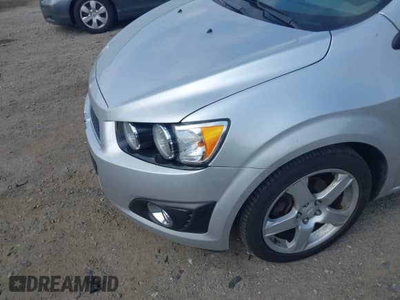 ✅ 2015 Chevrolet Sonic LTZ • VIN: 1G1JE5SB5F4208001 • Лот: 43265980. Размещён на IAAI с пробегом 112 924 миль миль. Получите бесплатный доступ к архиву аукционных продаж из США и посмотрите подробный отчёт об истории автомобиля на DreamBid. Изображение 15.