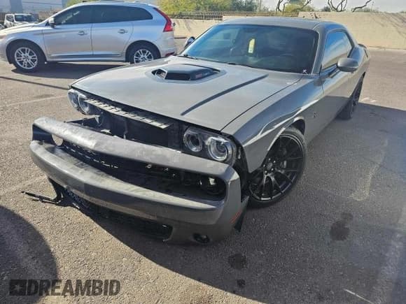 ✅ 2017 Dodge Challenger T/A 392 • VIN: 2C3CDZFJ7HH601309 • Lot: 82846314. Wystawiony na Copart z przebiegiem 97 974 mil. Bezpłatny archiwum sprzedaży aukcyjnych z USA i szczegółowy raport historii pojazdu na DreamBid. Zdjęcie 2.