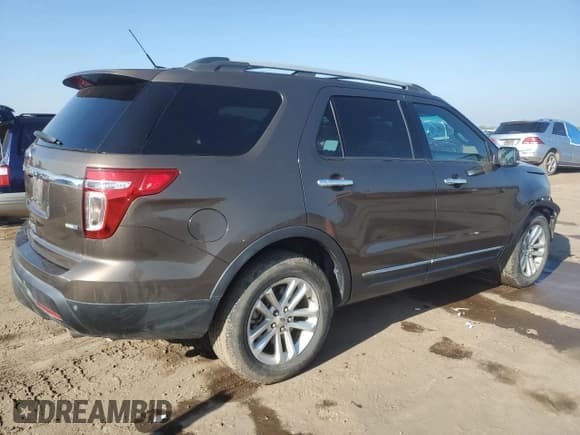 ✅ 2015 Ford Explorer XLT • VIN: 1FM5K8D83FGC49872 • Lot: 60124155. Wystawiony na Copart z przebiegiem 140 509 mil. Bezpłatny archiwum sprzedaży aukcyjnych z USA i szczegółowy raport historii pojazdu na DreamBid. Zdjęcie 3.