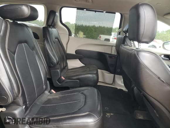 ✅ 2020 Chrysler Voyager LXi • VIN: 2C4RC1DG6LR264507 • Лот: 84427525. Опубликован ранее на Copart с пробегом 245 271 миль. Бесплатный доступ к архиву аукционных продаж из США и подробный отчёт об истории автомобиля на DreamBid. Изображение 10.