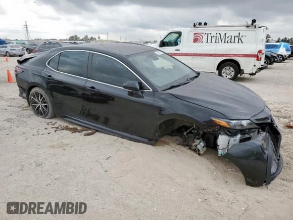 ✅ 2023 Toyota Camry SE • VIN: 4T1G11AKXPU744477 • Lot: 93331375. Wystawiony na Copart z przebiegiem 42 989 mil. Bezpłatny archiwum sprzedaży aukcyjnych z USA i szczegółowy raport historii pojazdu na DreamBid. Zdjęcie 4.