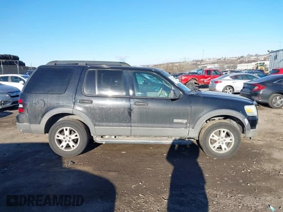 ✅ 2006 Ford Explorer XLT • VIN: 1FMEU73896ZA09638 • Lot: 41452293. Wystawiony na IAAI z przebiegiem 174 980 mil. Bezpłatny archiwum sprzedaży aukcyjnych z USA i szczegółowy raport historii pojazdu na DreamBid. Zdjęcie 14.