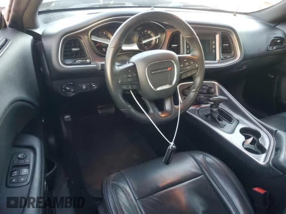 ✅ 2017 Dodge Challenger R/T • VIN: 2C3CDZBT9HH558180 • Lot: 93423055. Listed on Copart with 87,493 mi. Free auction sales archive from the USA and detailed vehicle history report at DreamBid. Image 8.