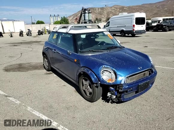 ✅ 2008 MINI Hardtop • VIN: WMWMF33538TT64932 • Lot: 81660675. Listed on Copart with Not provided. Free auction sales archive from the USA and detailed vehicle history report at DreamBid. Image 13.
