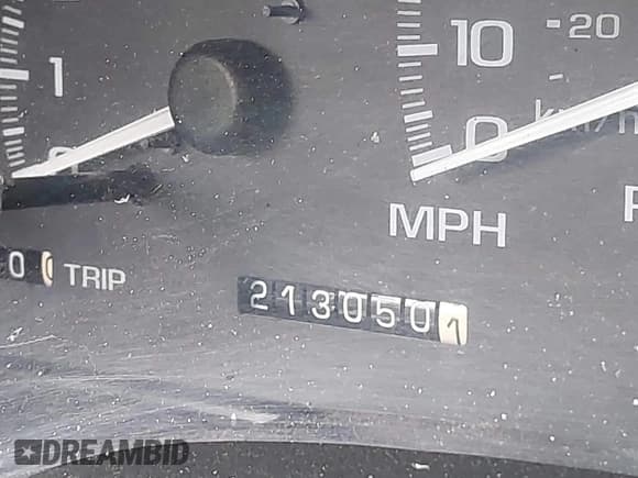 ✅ 2000 GMC Denali • VIN: 1GKEK13R6YR140162 • Lot: 42532005. Listed on IAAI with 213,050 mi. Free auction sales archive from the USA and detailed vehicle history report at DreamBid. Image 16.