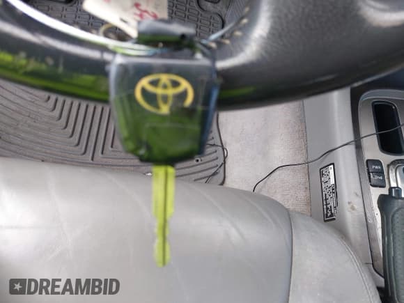 ✅ 2005 Toyota Land Cruiser • VIN: JTEHT05J552070760 • Lot: 43474548. Wystawiony na IAAI z przebiegiem 233 833 mil. Bezpłatny archiwum sprzedaży aukcyjnych z USA i szczegółowy raport historii pojazdu na DreamBid. Zdjęcie 11.