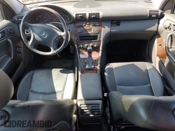 ✅ 2002 Mercedes-Benz C 230/260/280/320 • VIN: WDBRF61J82F183288 • Lot: 80257455. Wystawiony na Copart z przebiegiem 189 543 mil. Bezpłatny archiwum sprzedaży aukcyjnych z USA i szczegółowy raport historii pojazdu na DreamBid. Zdjęcie 8.