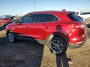✅ 2017 Lincoln MKC Select • VIN: 5LMCJ2D90HUL63104 • Lot: 89887975. Wystawiony na Copart z przebiegiem 33 286 mil. Bezpłatny archiwum sprzedaży aukcyjnych z USA i szczegółowy raport historii pojazdu na DreamBid. Zdjęcie 2.