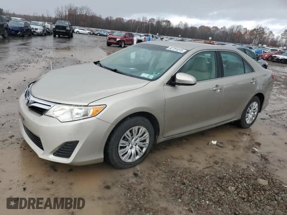 ✅ 2014 Toyota Camry LE • VIN: 4T4BF1FK7ER340527 • Лот: 92781015. Опубликован ранее на Copart с пробегом 115 715 миль. Бесплатный доступ к архиву аукционных продаж из США и подробный отчёт об истории автомобиля на DreamBid. Изображение 1.