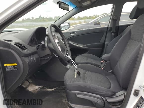 ✅ 2016 Hyundai Accent GL • VIN: KMHCT5AE2GU271667 • Лот: 70758004. Опубликован ранее на Copart с пробегом 108 415 миль. Бесплатный доступ к архиву аукционных продаж из США и подробный отчёт об истории автомобиля на DreamBid. Изображение 7.