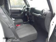 ✅ 2018 Jeep Wrangler Unlimited Sport S • VIN: 1C4BJWDG8JL812730 • Лот: 43409912. Опубликован ранее на IAAI с пробегом 125 002 миль. Бесплатный доступ к архиву аукционных продаж из США и подробный отчёт об истории автомобиля на DreamBid. Изображение 5.