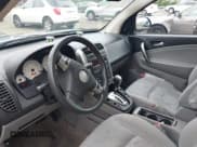 ✅ 2007 Saturn VUE I4 • VIN: 5GZCZ33DX7S837919 • Lot: 42728574. Wystawiony na IAAI z przebiegiem 146 227 mil. Bezpłatny archiwum sprzedaży aukcyjnych z USA i szczegółowy raport historii pojazdu na DreamBid. Zdjęcie 12.