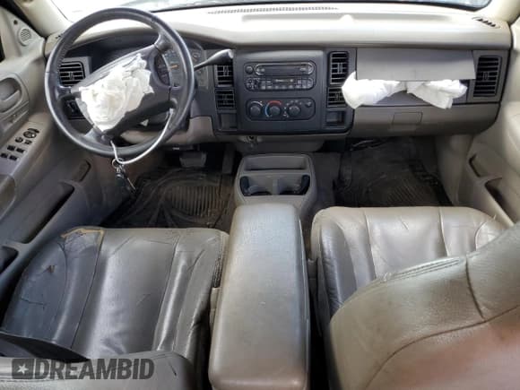 ✅ 2002 Dodge Dakota SLT • VIN: 1B7HL48N92S556512 • Lot: 83492024. Wystawiony na Copart z przebiegiem 272 649 mil. Bezpłatny archiwum sprzedaży aukcyjnych z USA i szczegółowy raport historii pojazdu na DreamBid. Zdjęcie 8.