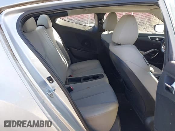 ✅ 2012 Hyundai Veloster w/Gray Int • VIN: KMHTC6AD5CU061815 • Lot: 41509535. Wystawiony na IAAI z przebiegiem 146 229 mil. Bezpłatny archiwum sprzedaży aukcyjnych z USA i szczegółowy raport historii pojazdu na DreamBid. Zdjęcie 8.