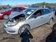 ✅ 2016 Ford Focus S • VIN: 1FADP3E29GL389986 • Lot: 43748330. Wystawiony na IAAI z przebiegiem 76 471 mil. Bezpłatny archiwum sprzedaży aukcyjnych z USA i szczegółowy raport historii pojazdu na DreamBid. Zdjęcie 2.