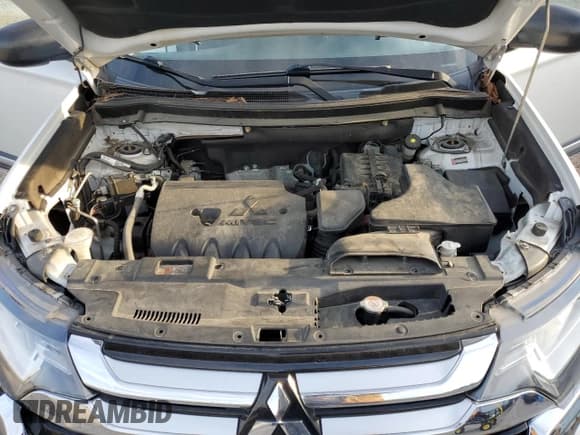 ✅ 2017 Mitsubishi Outlander ES • VIN: JA4AD2A37HZ061473 • Lot: 91888915. Listed on Copart with 93,152 mi. Free auction sales archive from the USA and detailed vehicle history report at DreamBid. Image 12.