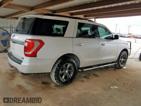 ✅ 2018 Ford Expedition XLT • VIN: 1FMJU1JT6JEA21989 • Lot: 85825915. Wystawiony na Copart z przebiegiem 133 828 mil. Bezpłatny archiwum sprzedaży aukcyjnych z USA i szczegółowy raport historii pojazdu na DreamBid. Zdjęcie 3.