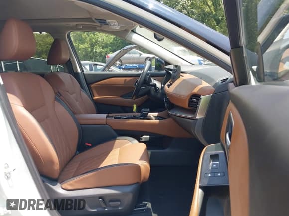 ✅ 2024 Nissan Rogue Platinum • VIN: JN8BT3DD0RW252182 • Lot: 42528928. Listed on IAAI with 22,607 mi. Free auction sales archive from the USA and detailed vehicle history report at DreamBid. Image 5.