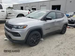 2022 Jeep Compass Altitude с VIN 3C4NJCBB6NT198080, выставлен на аукционе Copart как лот 70728475 с пробегом 59 631 миль миль и Списание • Salvage title. История ставок и продаж доступна на DreamBid. Изображение 1.