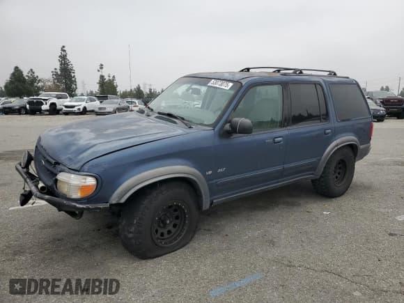 ✅ 2000 Ford Explorer XLT • VIN: 1FMZU63P6YZB71118 • Lot: 53073075. Wystawiony na Copart z przebiegiem 86 387 mil. Bezpłatny archiwum sprzedaży aukcyjnych z USA i szczegółowy raport historii pojazdu na DreamBid. Zdjęcie 1.