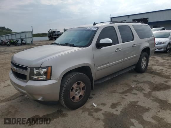 ✅ 2007 Chevrolet Suburban LTZ • VIN: 1GNFC16077R388601 • Lot: 81522175. Listed on Copart with 162,051 mi. Free auction sales archive from the USA and detailed vehicle history report at DreamBid. Image 1.