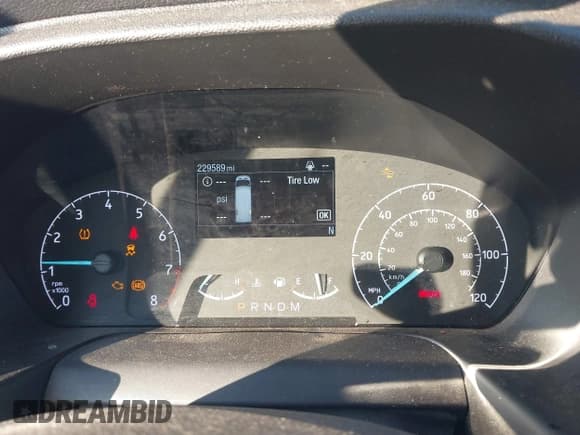 ✅ 2020 Ford Transit Cargo • VIN: 1FTBR1Y88LKA06393 • Lot: 41283124. Wystawiony na IAAI z przebiegiem 229 589 mil. Bezpłatny archiwum sprzedaży aukcyjnych z USA i szczegółowy raport historii pojazdu na DreamBid. Zdjęcie 7.