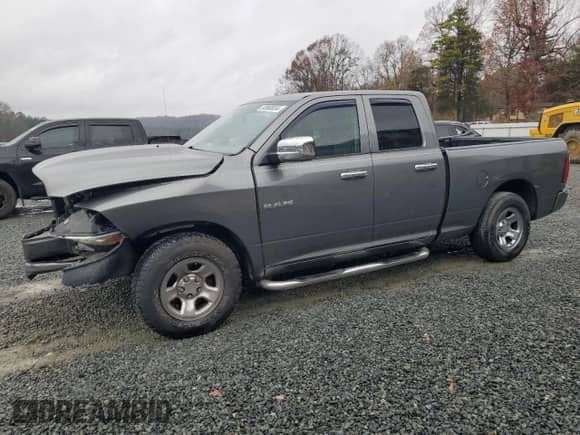 2009 Dodge 1500 ST с VIN 1D3HB18K99S754435, выставлен на аукционе Copart как лот 83960654 с пробегом 198 411 миль миль и Списание • Salvage title. История ставок и продаж доступна на DreamBid. Изображение 1.