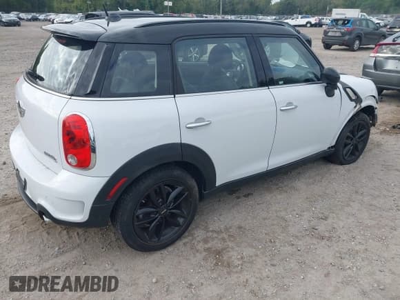 ✅ 2013 MINI Countryman S • VIN: WMWZC3C59DWP22218 • Лот: 43192980. Опубликован ранее на IAAI с пробегом 92 081 миль. Бесплатный доступ к архиву аукционных продаж из США и подробный отчёт об истории автомобиля на DreamBid. Изображение 4.