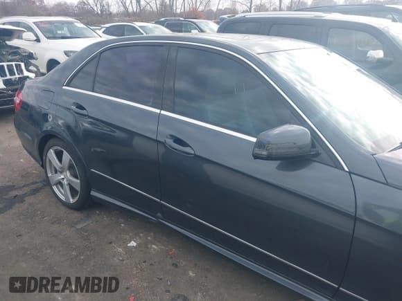 ✅ 2010 Mercedes-Benz E 350 Sport • VIN: WDDHF8HB8AA221255 • Lot: 43686457. Listed on IAAI with 192,094 mi. Free auction sales archive from the USA and detailed vehicle history report at DreamBid. Image 13.