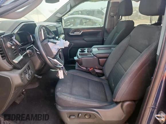 ✅ 2023 Chevrolet Silverado 1500 LT • VIN: 1GCPDDEK8PZ221646 • Lot: 85093195. Wystawiony na Copart z przebiegiem 71 586 mil. Bezpłatny archiwum sprzedaży aukcyjnych z USA i szczegółowy raport historii pojazdu na DreamBid. Zdjęcie 7.