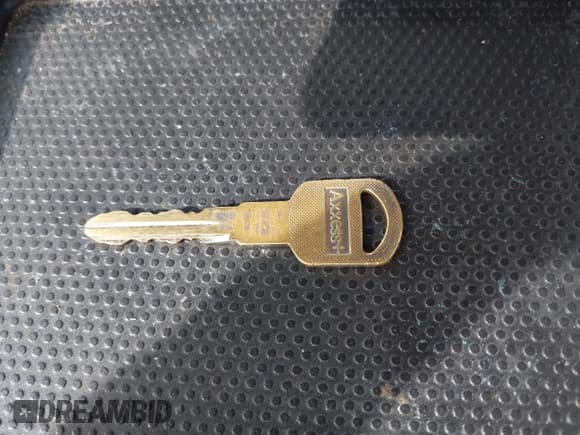 ✅ 2002 Chevrolet Silverado 1500 LT • VIN: 2GCEC19TX21218731 • Лот: 43272633. Опубликован ранее на IAAI с пробегом 301 628 миль. Бесплатный доступ к архиву аукционных продаж из США и подробный отчёт об истории автомобиля на DreamBid. Изображение 11.