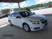 ✅ 2012 Chevrolet Cruze LS • VIN: 1G1PC5SH4C7155371 • Лот: 42948192. Опубликован ранее на IAAI с пробегом 143 376 миль. Бесплатный доступ к архиву аукционных продаж из США и подробный отчёт об истории автомобиля на DreamBid. Изображение 1.