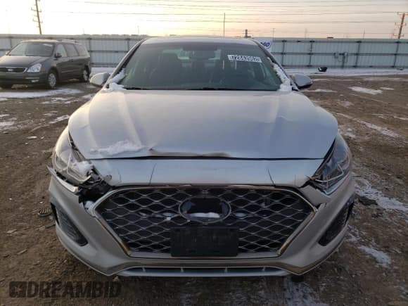 ✅ 2018 Hyundai Sonata Limited • VIN: 5NPE34AF8JH669810 • Lot: 72843962. Listed on Copart with 40,219 mi. Free auction sales archive from the USA and detailed vehicle history report at DreamBid. Image 5.