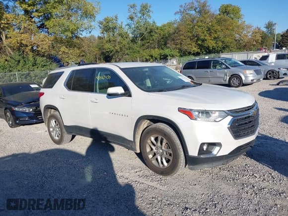 ✅ 2018 Chevrolet Traverse LT Cloth • VIN: 1GNEVGKW3JJ145795 • Lot: 43463439. Wystawiony na IAAI z przebiegiem 105 619 mil. Bezpłatny archiwum sprzedaży aukcyjnych z USA i szczegółowy raport historii pojazdu na DreamBid. Zdjęcie 13.