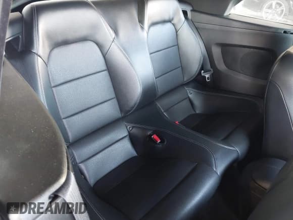 ✅ 2017 Ford Mustang EcoBoost Premium • VIN: 1FATP8UH9H5307646 • Lot: 42926727. Wystawiony na IAAI z przebiegiem 131 052 mil. Bezpłatny archiwum sprzedaży aukcyjnych z USA i szczegółowy raport historii pojazdu na DreamBid. Zdjęcie 8.