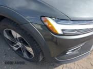 ✅ 2021 Volvo V60 • VIN: YV4102WK1M1071620 • Lot: 42354999. Wystawiony na IAAI z przebiegiem 48 332 mil. Bezpłatny archiwum sprzedaży aukcyjnych z USA i szczegółowy raport historii pojazdu na DreamBid. Zdjęcie 17.