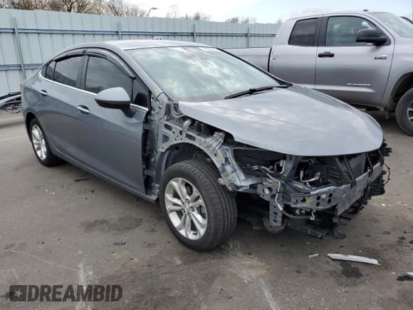 ✅ 2019 Chevrolet Cruze LT • VIN: 1G1BE5SM7K7124924 • Lot: 49528123. Listed on Copart with 64,582 mi. Free auction sales archive from the USA and detailed vehicle history report at DreamBid. Image 4.