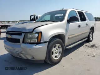 ✅ 2007 Chevrolet Suburban LT • VIN: 3GNFC16077G174000 • Lot: 75544154. Wystawiony na Copart z przebiegiem 228 883 mil. Bezpłatny archiwum sprzedaży aukcyjnych z USA i szczegółowy raport historii pojazdu na DreamBid. Zdjęcie 1.