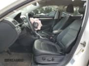 ✅ 2014 Volkswagen Passat S • VIN: 1VWAT7A35EC021328 • Lot: 86858725. Listed on Copart with 148,500 mi. Free auction sales archive from the USA and detailed vehicle history report at DreamBid. Image 7.