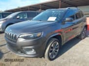 ✅ 2019 Jeep Cherokee Overland • VIN: 1C4PJMJN1KD123900 • Лот: 43350986. Опубликован ранее на IAAI с пробегом 105 541 миль. Бесплатный доступ к архиву аукционных продаж из США и подробный отчёт об истории автомобиля на DreamBid. Изображение 2.