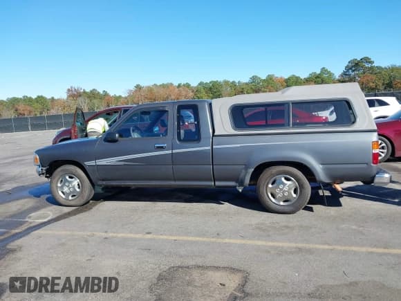 ✅ 1992 Toyota Pickup DLX • VIN: JT4RN93P4N5047306 • Лот: 43671783. Опубликован ранее на IAAI с пробегом 100 685 миль. Бесплатный доступ к архиву аукционных продаж из США и подробный отчёт об истории автомобиля на DreamBid. Изображение 14.