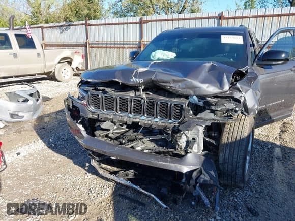 ✅ 2025 Jeep Grand Cherokee Altitude X • VIN: 1C4RJKAGXS8667884 • Lot: 43475684. Listed on IAAI with 15,020 mi. Free auction sales archive from the USA and detailed vehicle history report at DreamBid. Image 6.