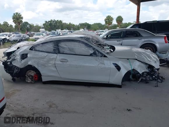 ✅ 2024 BMW M4 Competition xDrive • VIN: WBS43AZ07RCS05336 • Lot: 42761305. Listed on IAAI with Not provided. Free auction sales archive from the USA and detailed vehicle history report at DreamBid. Image 13.