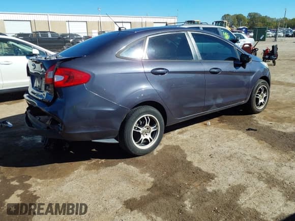 ✅ 2012 Ford Fiesta S • VIN: 3FADP4AJXCM136784 • Лот: 43584950. Опубликован ранее на IAAI с пробегом 118 421 миль. Бесплатный доступ к архиву аукционных продаж из США и подробный отчёт об истории автомобиля на DreamBid. Изображение 4.